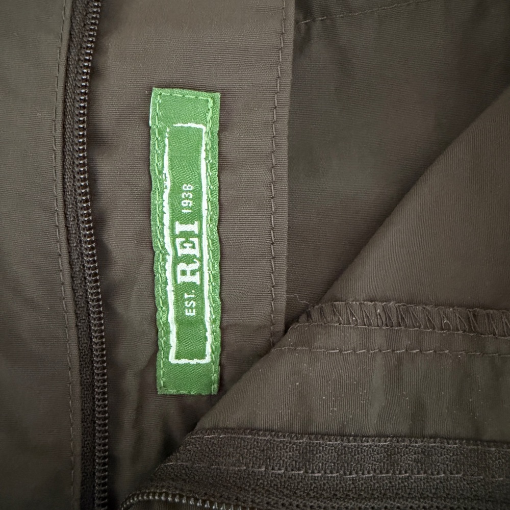 REI Cropped Hiking Pants - size 22- Brown Quick Dry Nylon UPF 50 - Picture 11 of 13